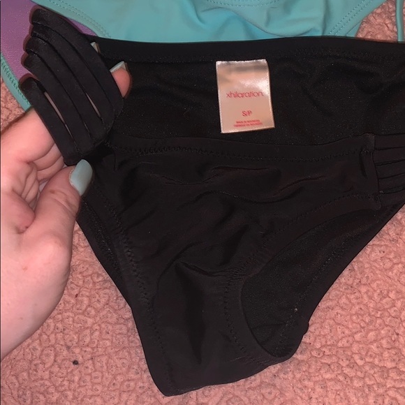 Bikini - Picture 3 of 3